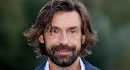 Si finge Pirlo e truffa negozi di lusso