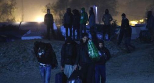 Al via operazioni di smantellamento della 'giungla' di Calais