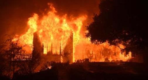 Incendi in California, 17 morti e 200 dispersi