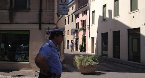 Zona a traffico limitato: vigili ai varchi per bloccare le auto 