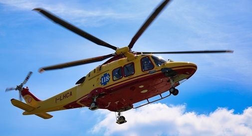 Ventenne operaio precipita da un'impalcatura durante il lavoro: è grave Ventenne operaio precipita da un'impalcatura durante il lavoro: è grave