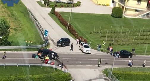 Terribile incidente a Refrontolo, ferito trasportato con l'elicottero a Treviso. Traffico in tilt 