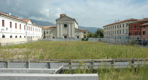 «Il comune dimentica piazza Meschio»