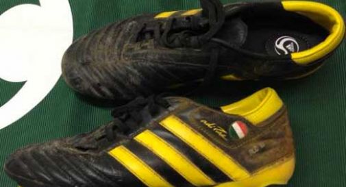 Vuoi le scarpe di Del Piero? Base d'asta: 1 euro