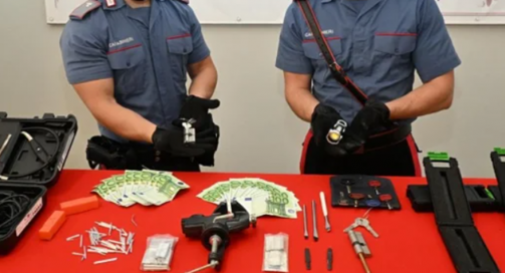 Tentato furto in appartamento in centro, due uomini bloccati e arrestati dai carabinieri