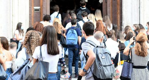 Torna in alto mare la riapertura della scuola il 7 gennaio