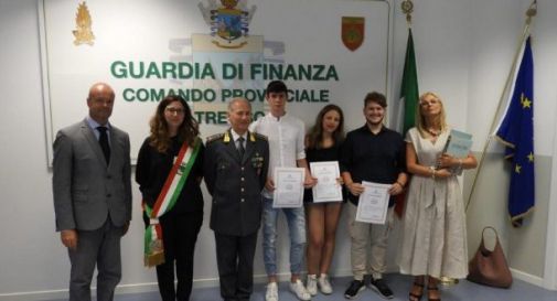 Studenti premiati dalle Fiamme Gialle