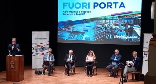 Sul palco, da sinistra: Pierpaolo Romani, Mario Pozza, Antonia Ronchei, Oscar Bernardi, Salvatore Gibilisco.