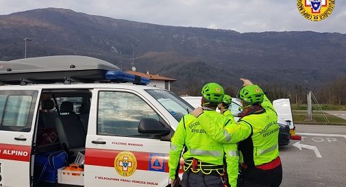 Pilota di parapendio precipita durante il decollo