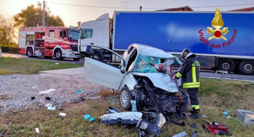 Riese, violento frontale tra camion e auto: ferita una donna