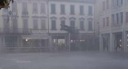 piazza Luzzatti oggi sott'acqua