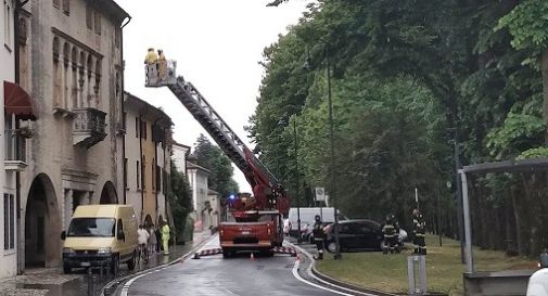 Motta, strada chiusa per recuperare le api