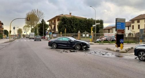 Asolo, ubriaco al volante provoca incidente 