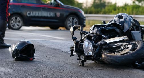 Scontro frontale tra moto, due centauri perdono la vita sulla strada