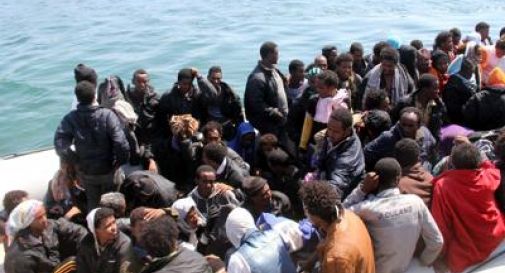 Soccorsi duemila migranti a largo delle coste libiche