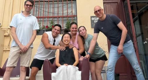 Un viaggio intorno al mondo con un brindisi Un viaggio intorno al mondo con un brindisi