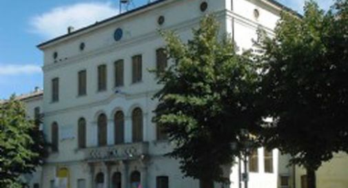 Ci riprovano, ma il municipio non si vende