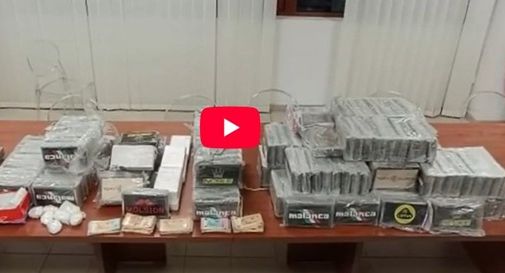 Maxi sequestro di 250 chili di cocaina, in tre finiscono in manette - VIDEO