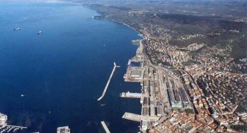 Schiacciato da una gru, muore operaio al porto di Trieste