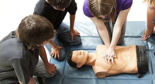 Primo soccorso a scuola, a Treviso il corso per gli studenti di terza media