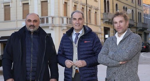 Da sinistra: il sindaco di Valdobbiadene Luciano Fregonese, Tony Fassina e l’executive manager della Prosecco Cycling, Massimo Stefani