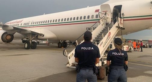 Ladro sorpreso dai residenti e arrestato a Treviso, espulso dal paese