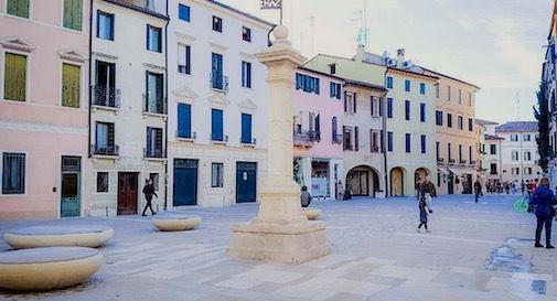 piazza Santa Maria dei Battuti 