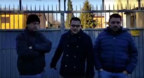 Tensione a Volpago, scritta contro i profughi sul cancello della polveriera 