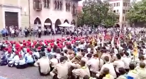 Oltre 2500 scout trevigiani in piazza Duomo 