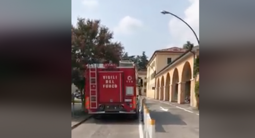 Camion vigili del fuoco via Oberdan