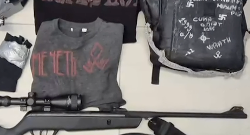Allusioni a stragi a scuola e terrorismo sui social: denunciato un 14enne 
