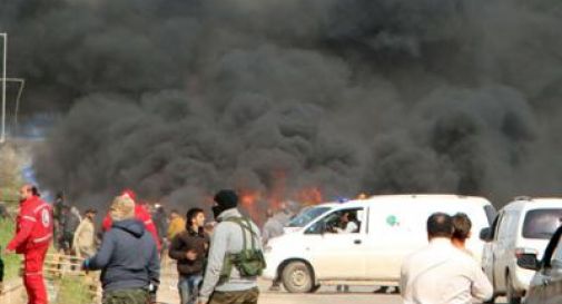 Siria, autobomba contro bus tra civili in fuga: 43 morti