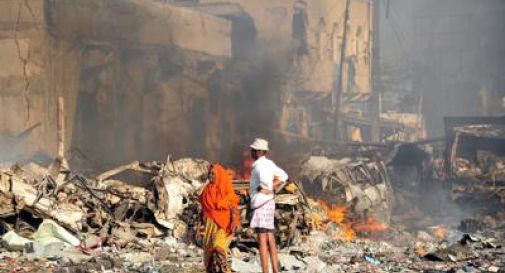 Attentato a Mogadiscio: è una carneficina