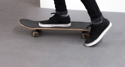 Sequestrati 4600 skateboard falsi 'made in Italy' diretti a Treviso