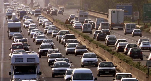 Anziano percorre 10 km contromano in autostrada