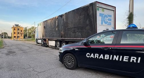 camion incendiato 
