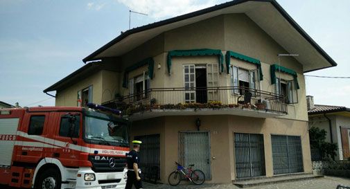 Donna muore nell'incendio della sua casa