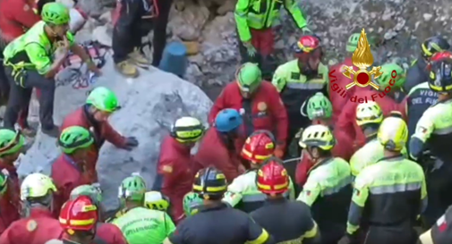 Speleologo intrappolato in una grotta: salvato dopo un maxi intervento di 26 ore