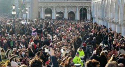 Venezia, i tornelli per gestire il flusso di turisti funzionano