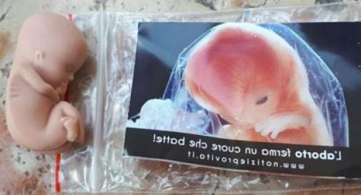 Congresso famiglie, polemica su feto plastica