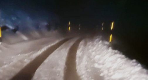 Vogliono salire a Cima Grappa ma rimangono bloccati per la neve