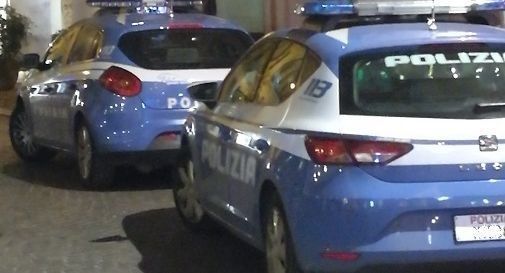 Butta la cocaina e scaglia addosso la bici contro un poliziotto: arrestato