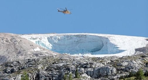 Marmolada: con l'apertura del crepaccio sospese le operazioni in quota 