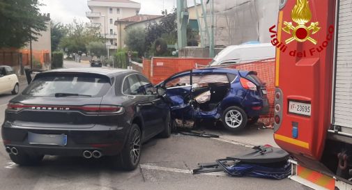 Schianto a Treviso, coinvolta una Porsche: ferita una donna