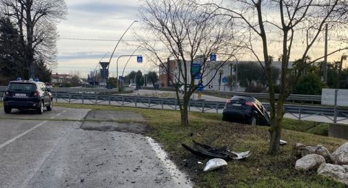 Cordignano, esce di strada con l'auto: conducente ricoverata in ospedale 