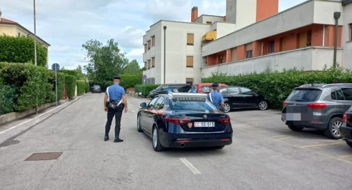 Castelfranco, minaccia con la pistola una donna: ‘‘Dammi i soldi’’   