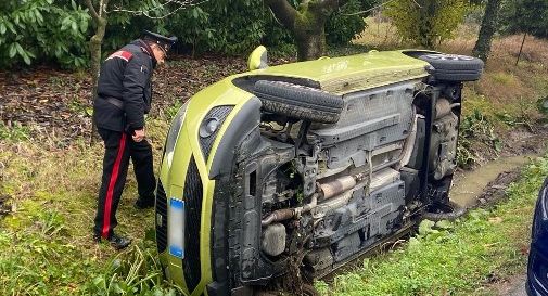 Incidente a Casale sul Sile: auto si ribalta in un canale