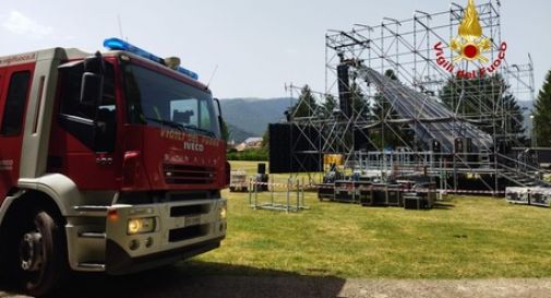 Crolla la tettoia del palco al concerto di Elisa: due feriti 