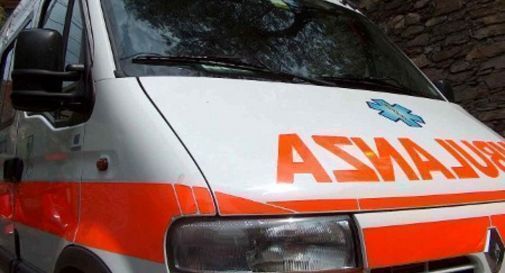 Aggressione con l'acido, cliente lancia liquido corrosivo contro il proprio legale