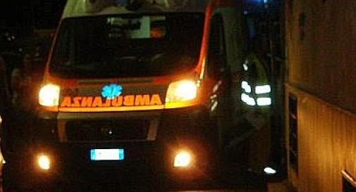 Nel fosso con l’auto e poi contro un muretto: morto 67enne 